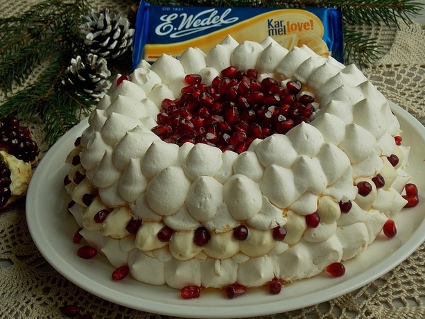 Wybuchowy torcik bezowy z karmelem