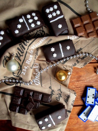 Słodkie domino w czekoladzie