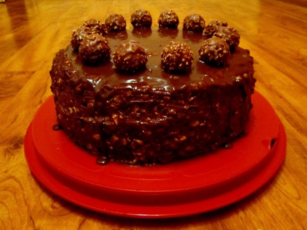 tort czekoladowo orzechowy z pralinkami