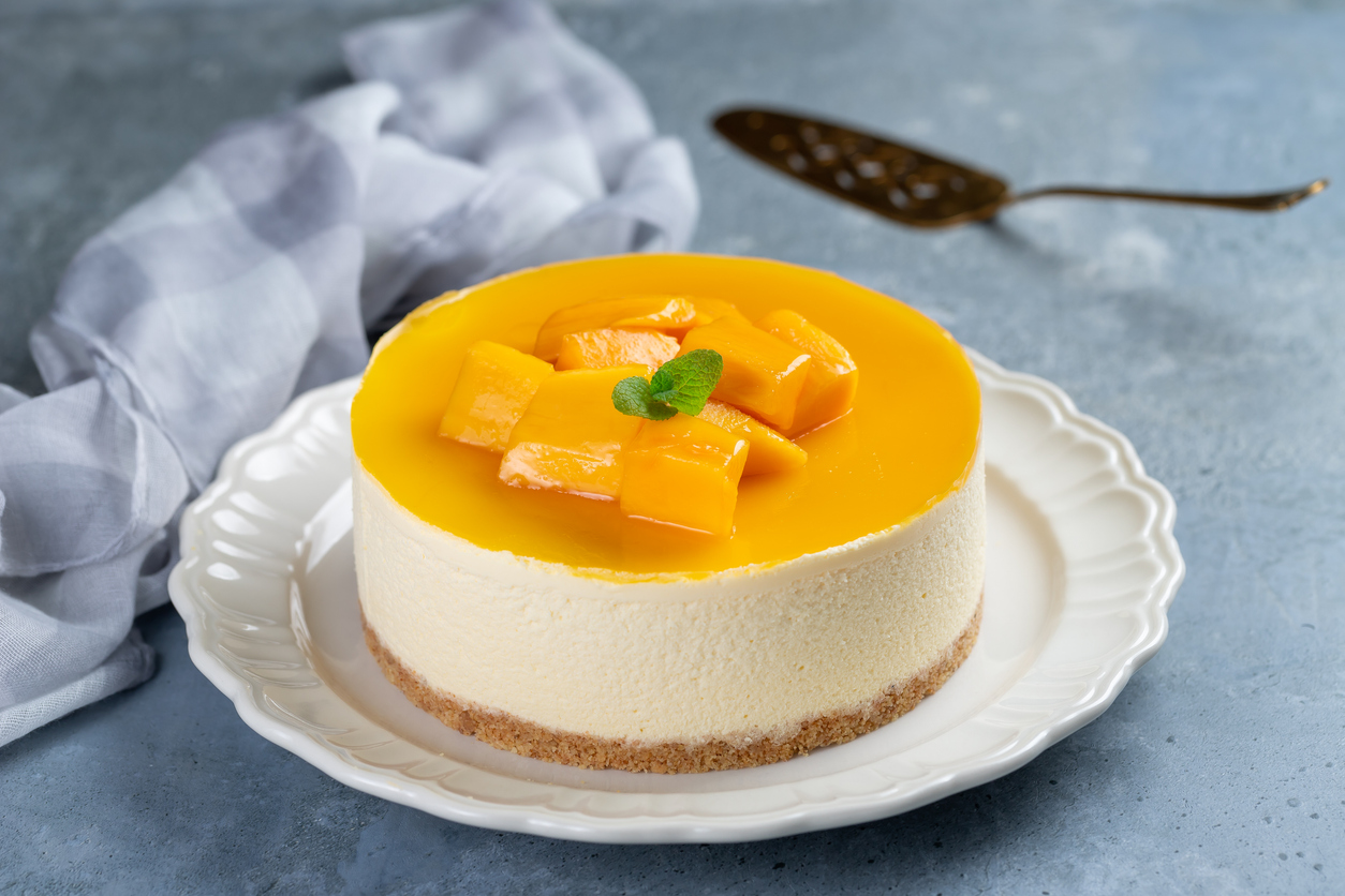 Sernik z mango i białą czekoladą