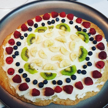 Pizza owocowa