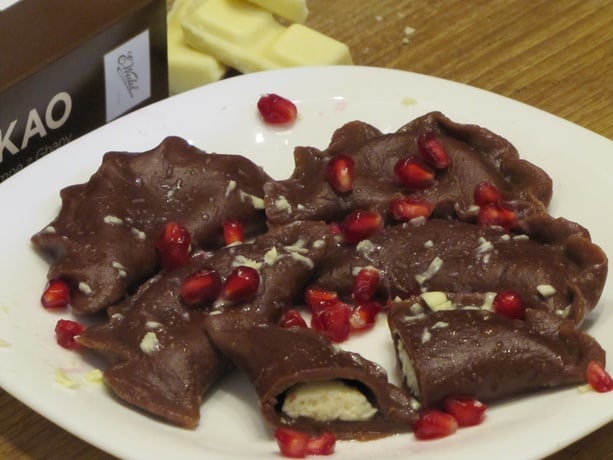 Czekoladowe pierogi z serkiem o smaku waniliowym