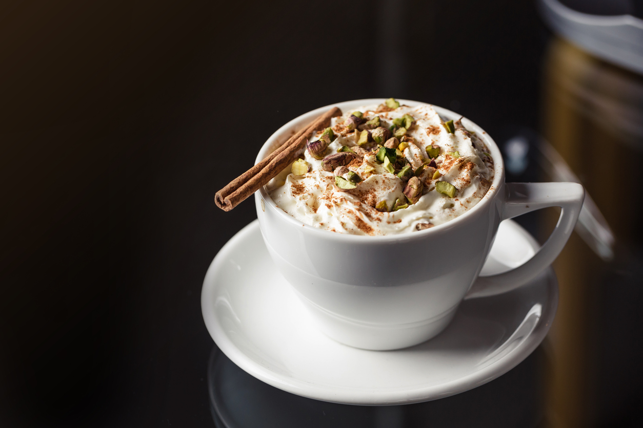 Pistacjowa latte z białą czekoladą