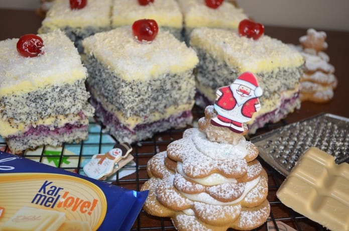 Ciasto makowa panienka z karmelową posypką