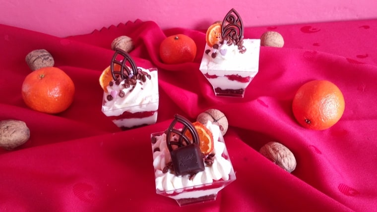 Pucharki chałwowe z nutą malinową