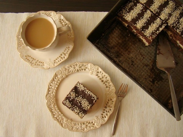 Chałwowe ciasto czekoladą